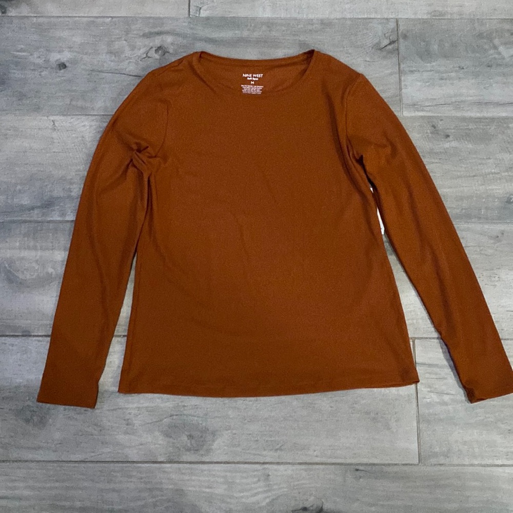 NWT Nine West long sleeve Rust color size M shirt